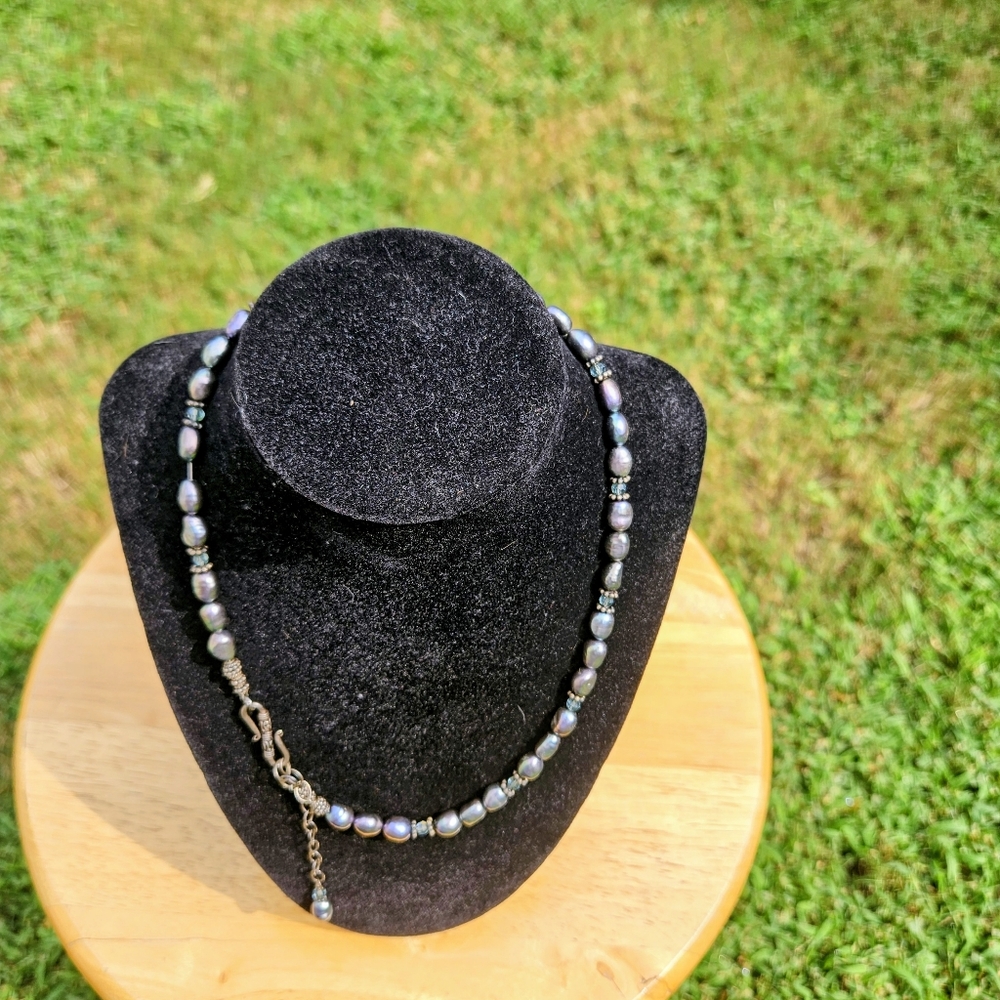 925 Peacock Cultured Pearl necklace with a Sterling Silver Hook. - Picture 4 of 4